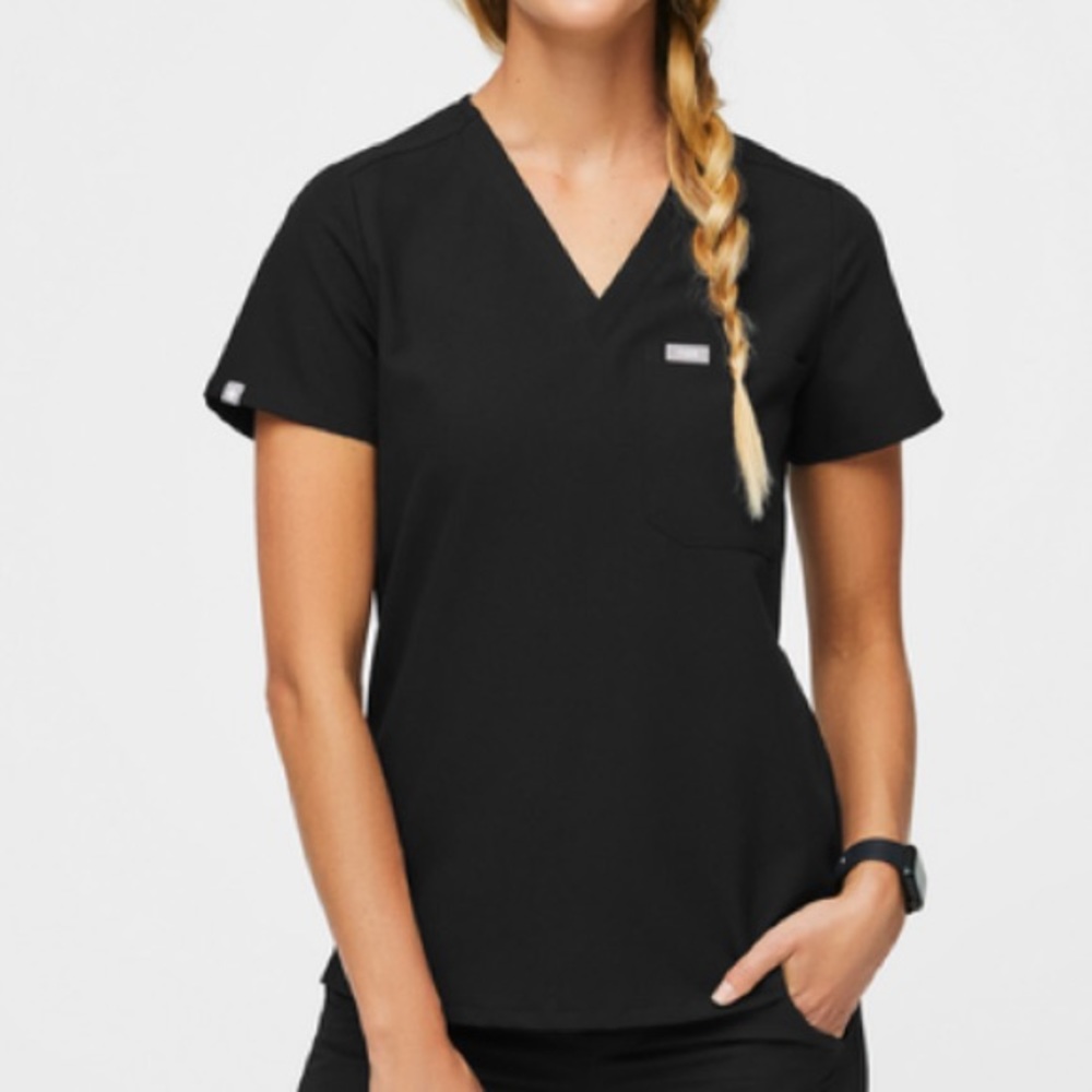 FIGS Catarina One-Pocket Scrub Top